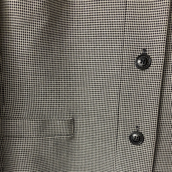 Classic Tahari Arthur Levine Women's Black and White Blazer
NEW WITHOUT TAG - Picture 6 of 8